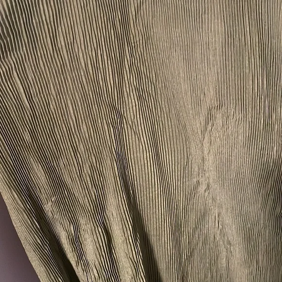 PrettyLittleThing Olive Ribbed Button-Front Shirt - Picture 7 of 11